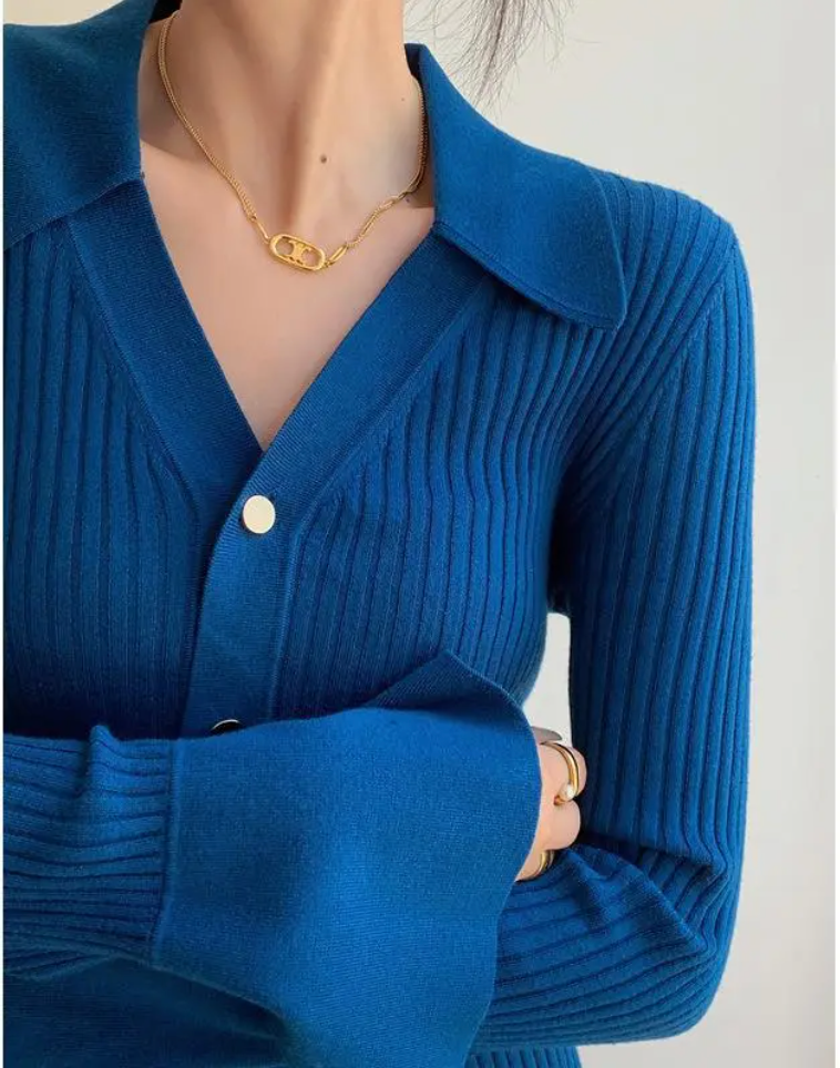 Stylish V-Neck Solid Color Knitted Cardigan