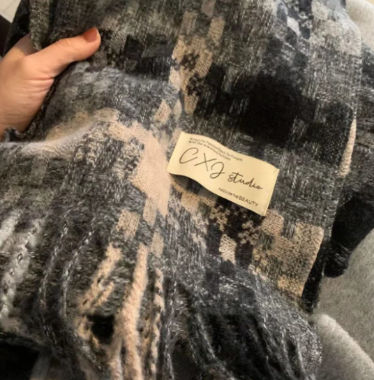 Color Blocked Plaid Scarf for Atmosphere (One Piece)