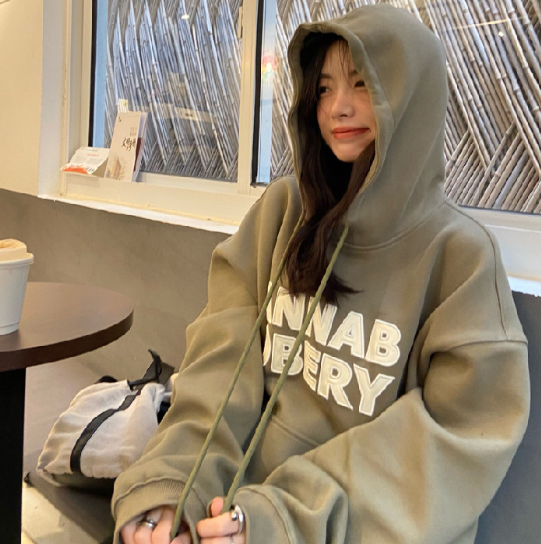 High-Quality Hooded Sweater for Women with Niche Design