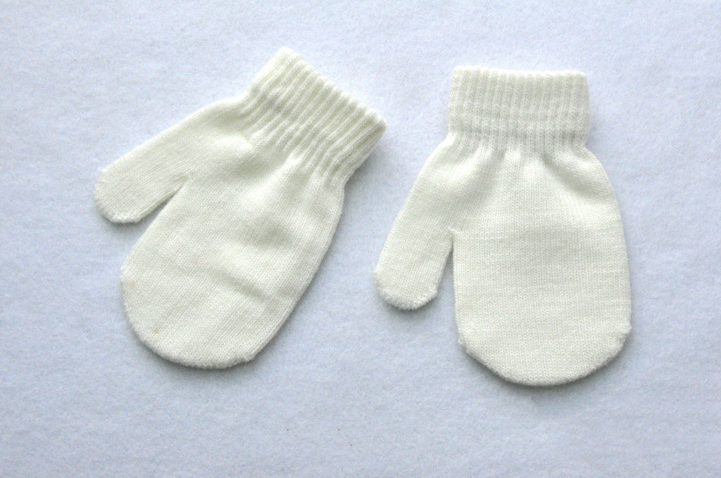 Knitted Baby Gloves for Winter Warmth (Children's Size)
