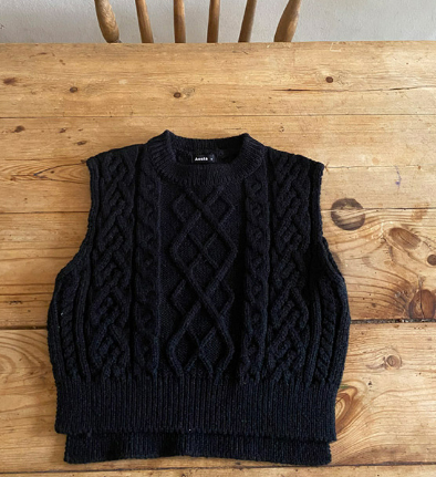 Oversized Knit Vest with Linen Pattern Design