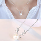 Christmas Gift Silver Necklace with Reindeer Pendant