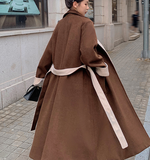 Women's Loose Contrasting Woolen Coat - Knee Length