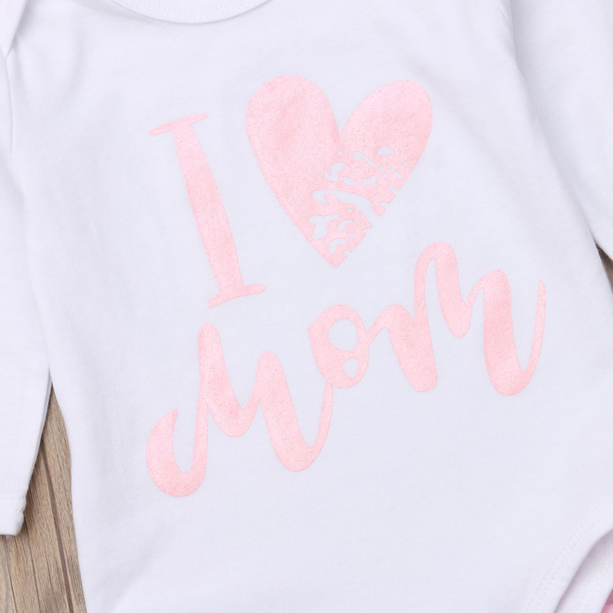 Love Mom Outfit Set with Bodysuit, Pants, and Headband