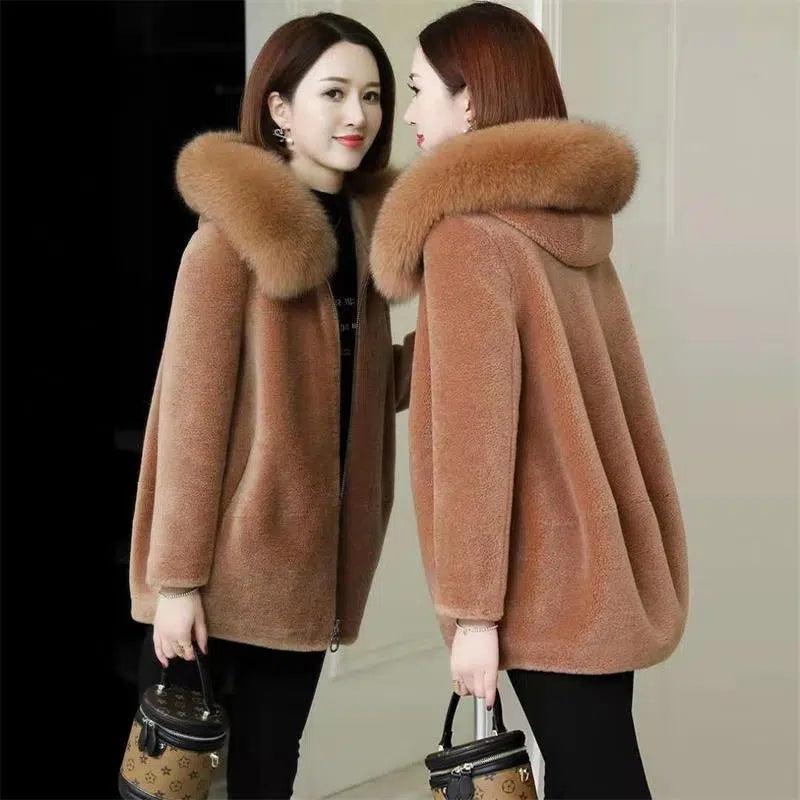 2023 Women's Sheepskin Coat with Fox Fur Trim
