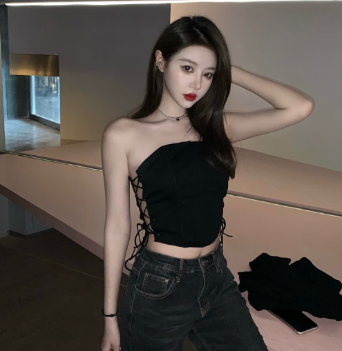 Sexy Adjustable Waistband Crop Top with Lace-Up Design