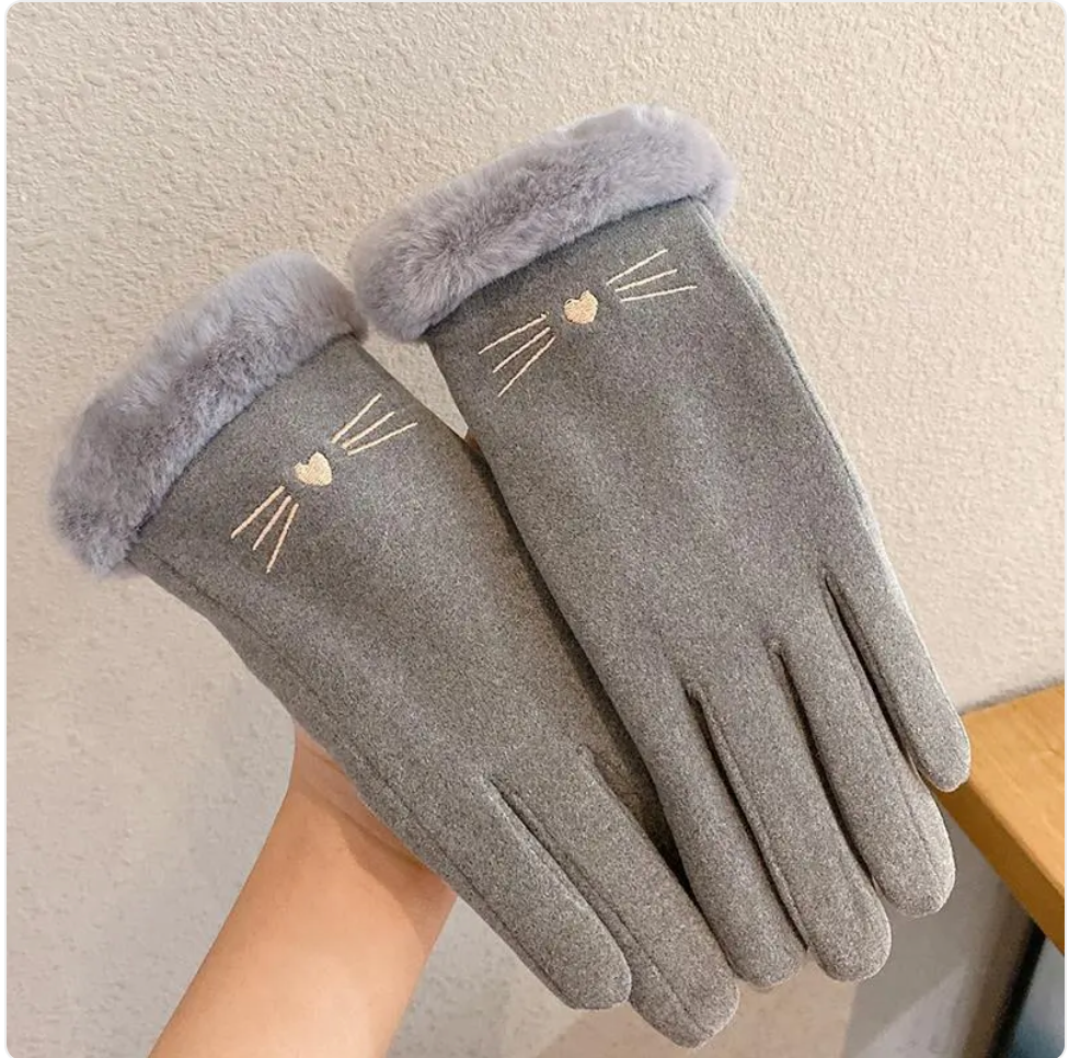 Fleece-Lined Suede Riding Gloves with Padded Warmth and Cute Design