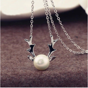 Christmas Gift Silver Necklace with Reindeer Pendant
