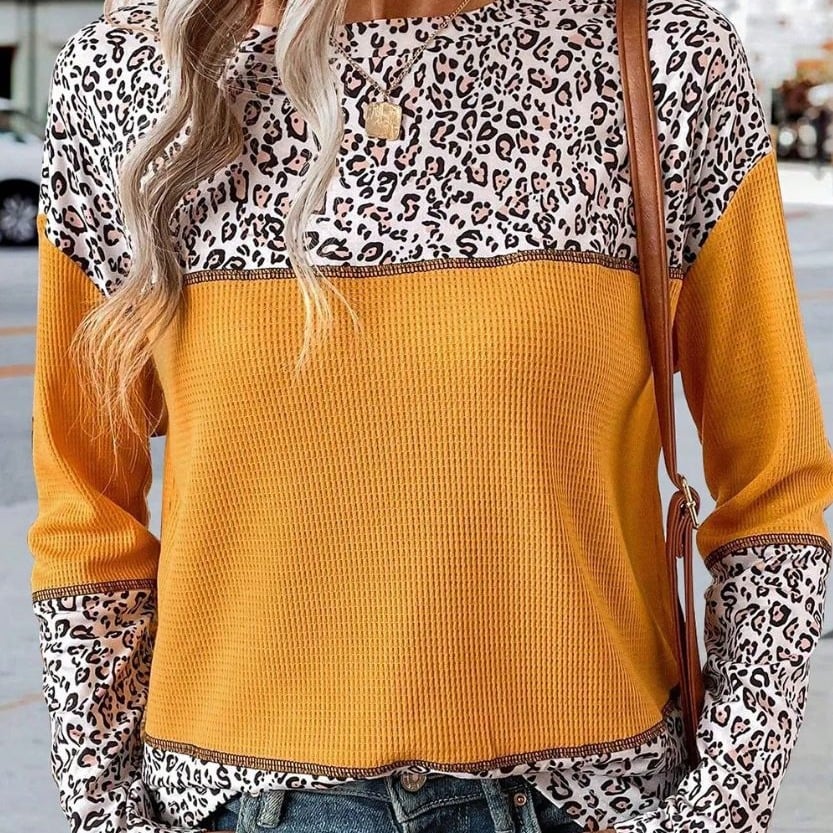 Leopard Splicing Waffle Sweater with Round Neck