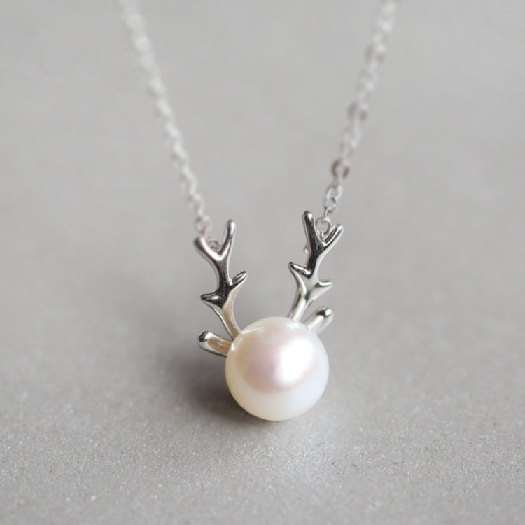 Christmas Gift Silver Necklace with Reindeer Pendant