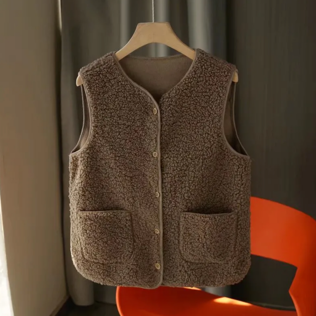 Women's Lambswool Fur Vest - Integrated Lamb Wool Design