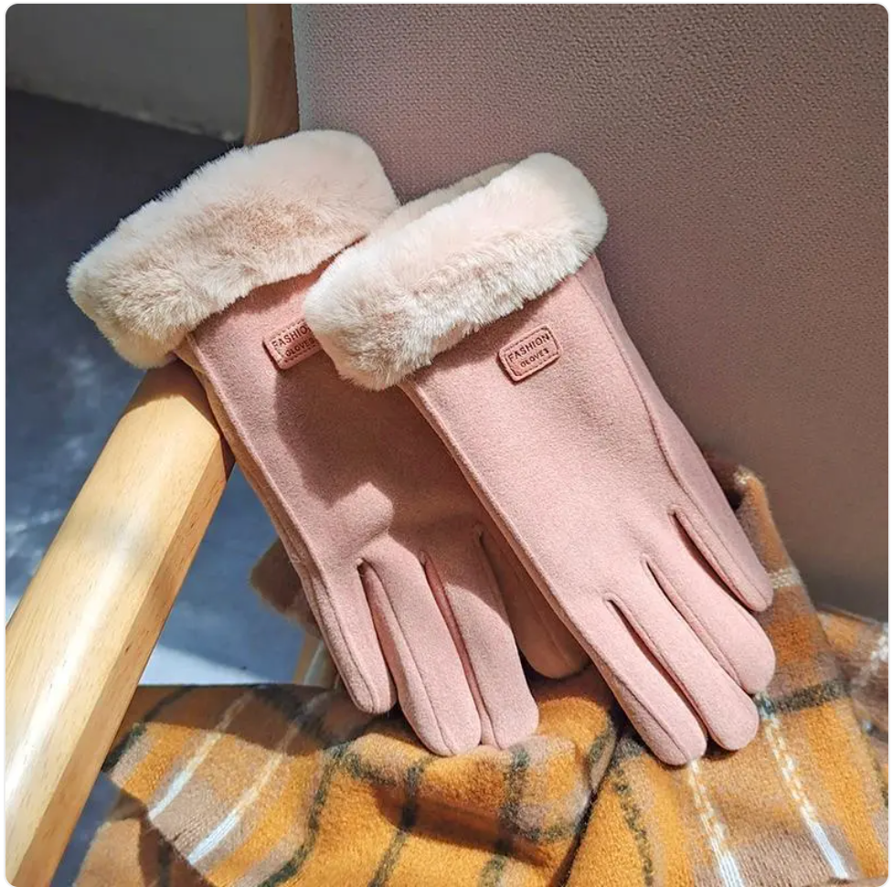 Fleece-Lined Suede Riding Gloves with Padded Warmth and Cute Design