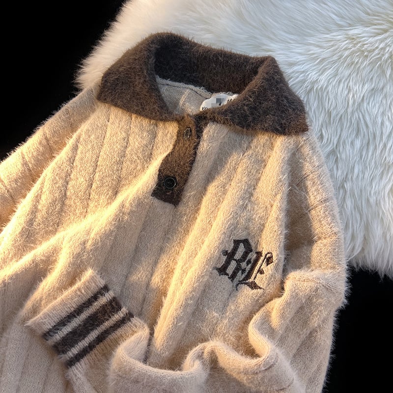 Soft Cream Retro Polo Neck Sweater for Small Crowd