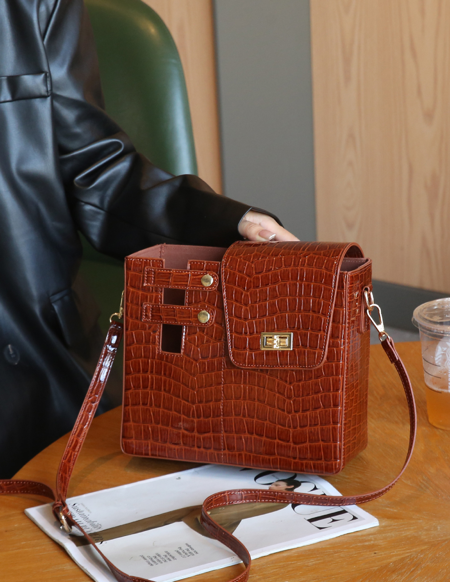 [Unpriced] Stone Pattern Crossbody Bag | Faith Accessory