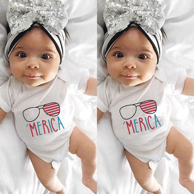 Baby Bodysuit with Letter Print and Sunglasses Design