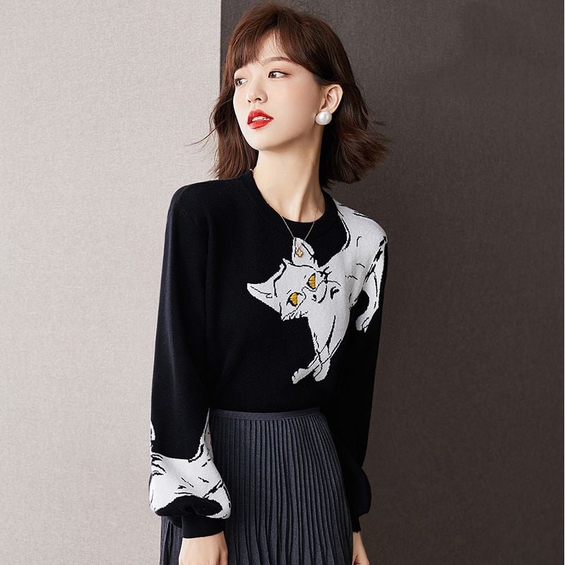 Loose Winter Sweater Design for Layering Tops