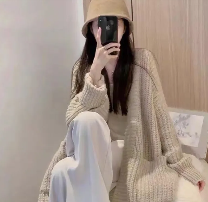 Chic Length Over knee Sweater Coat
