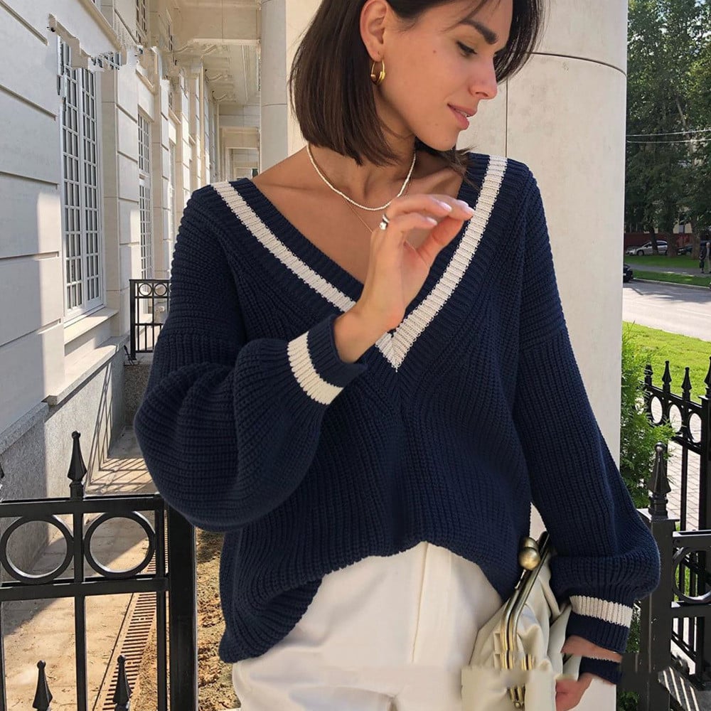 Women's Slim Loose Sweater with Contrast Stitching