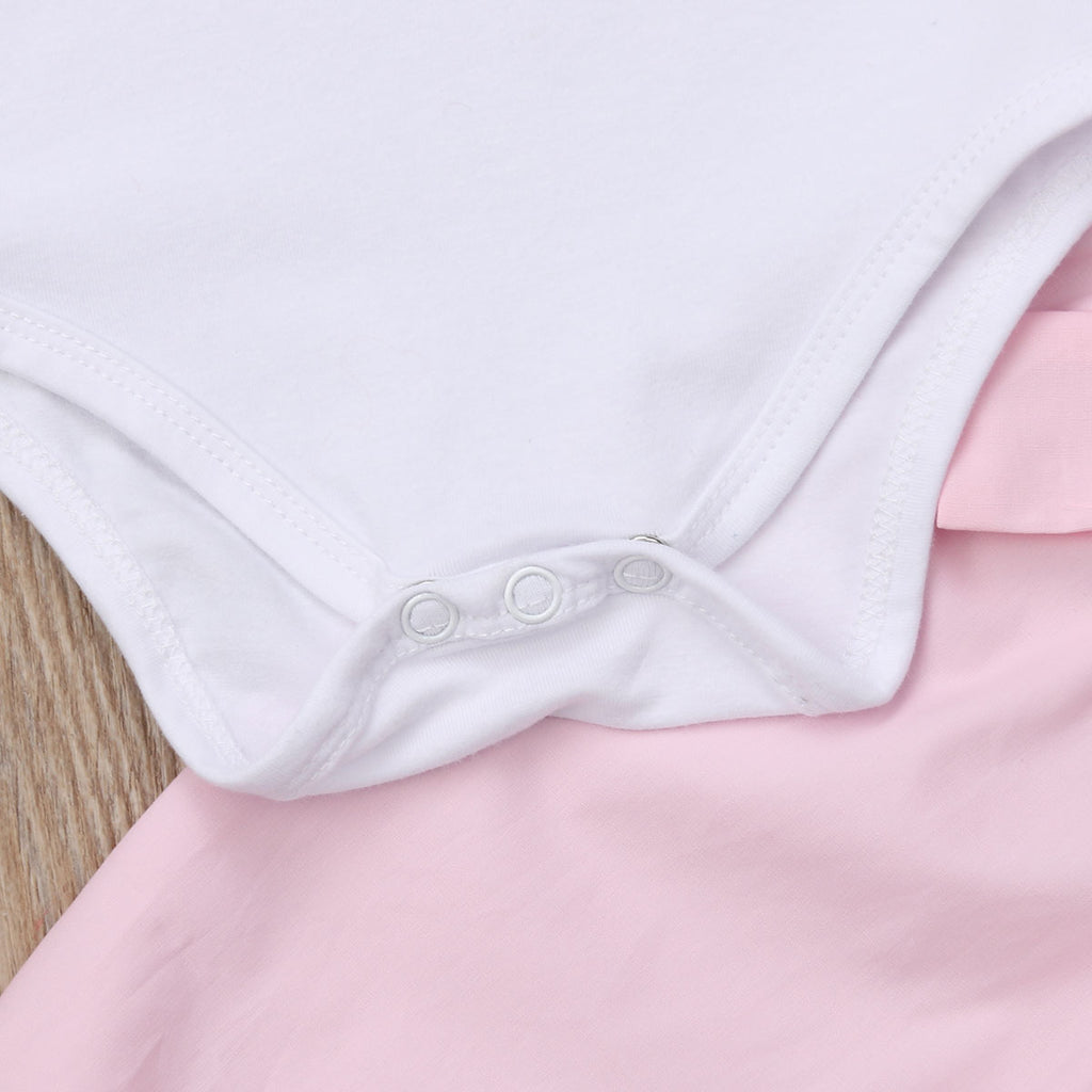 Love Mom Outfit Set with Bodysuit, Pants, and Headband
