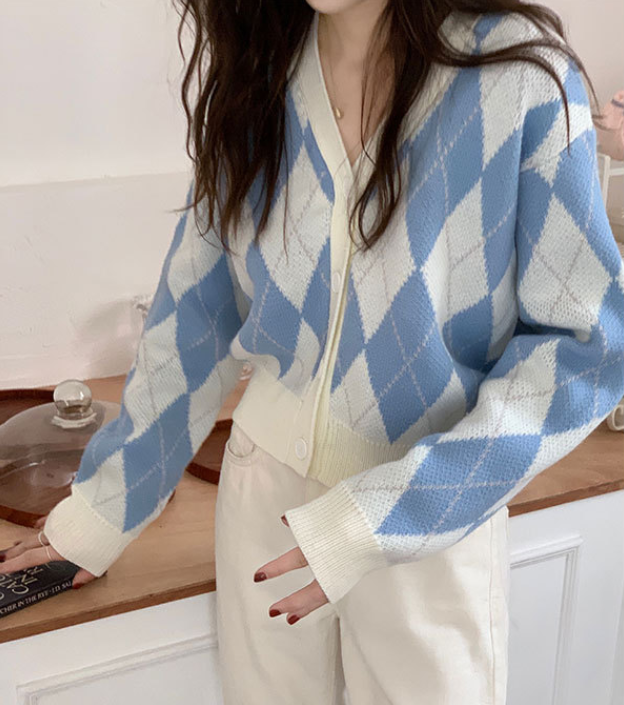Contrast V-neck Knit Sweater in College Style
