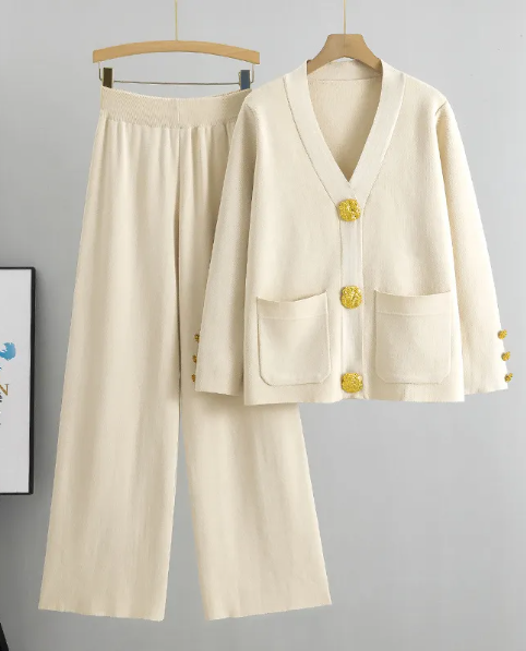 Casual Fashion Metal Buckle Knitted Cardigan Suit