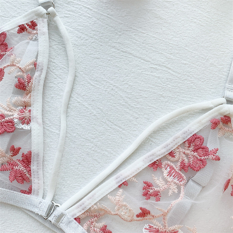 Explosive Style Sexy Three-Point Embroidery Bra Set