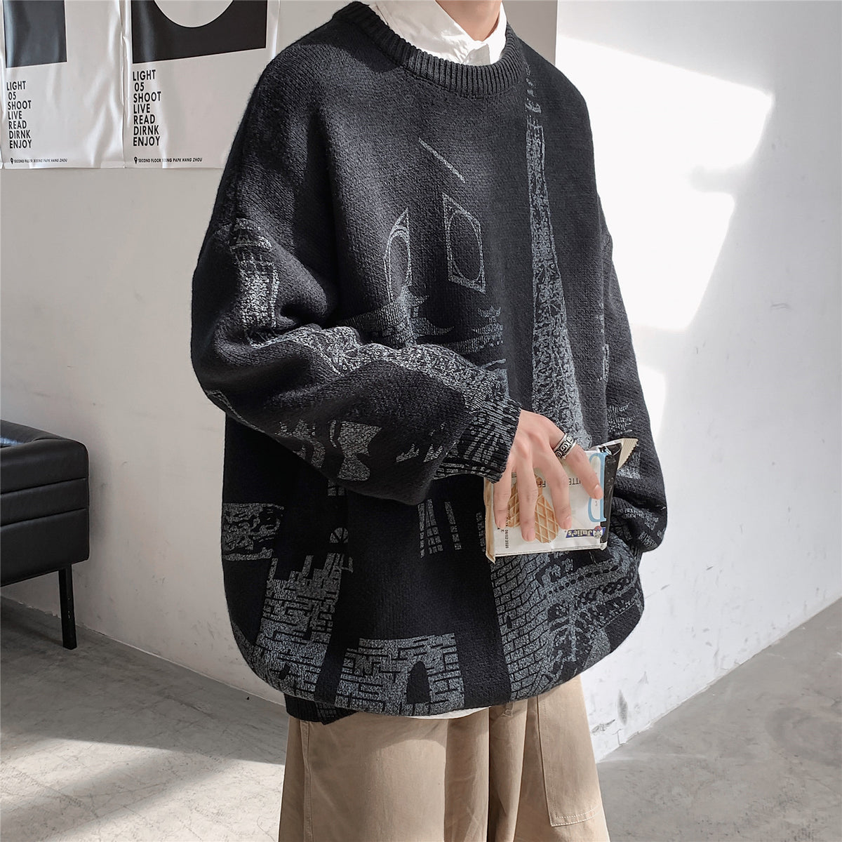 Men's Loose Round Neck Iron Tower Printed Sweater