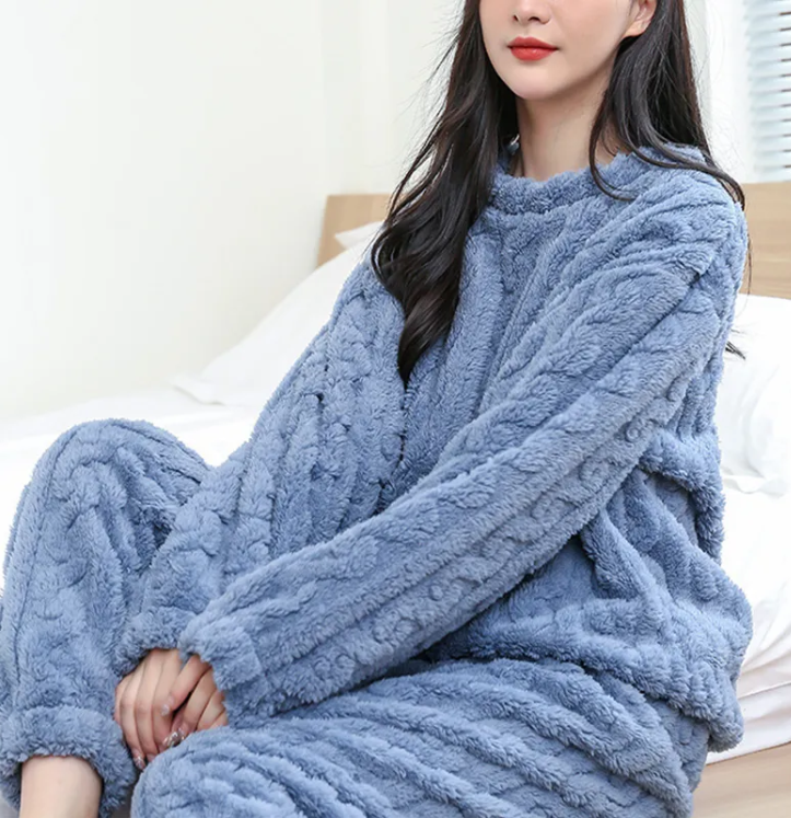 Winter Coral Velvet Pajama Set – Warm Pullover & Pants | Streetwear