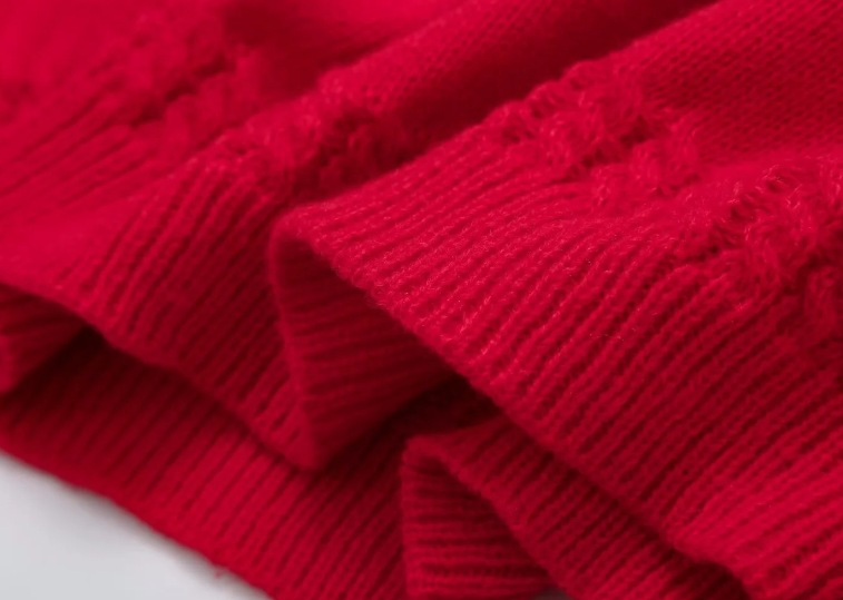 Women's Red Round-neck Pullover Sweater | Streetwear