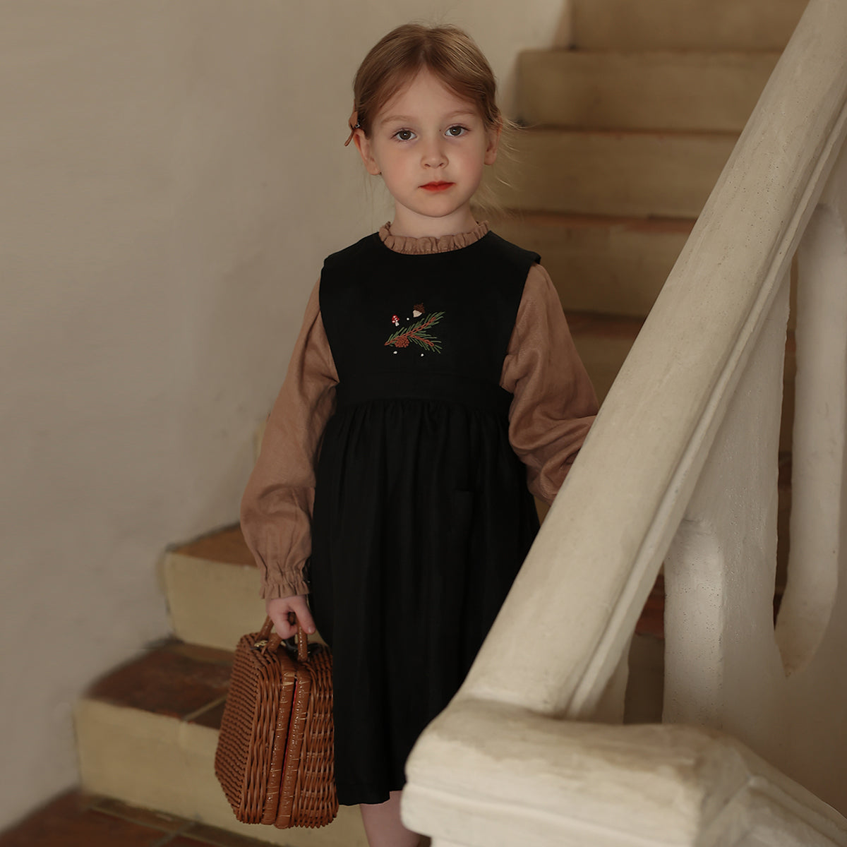 Linen Tank Top with Lace Collar Skirt