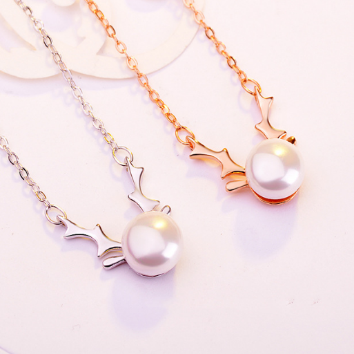 Christmas Gift Silver Necklace with Reindeer Pendant