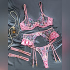Embroidered Strap Contrast Lingerie Set
