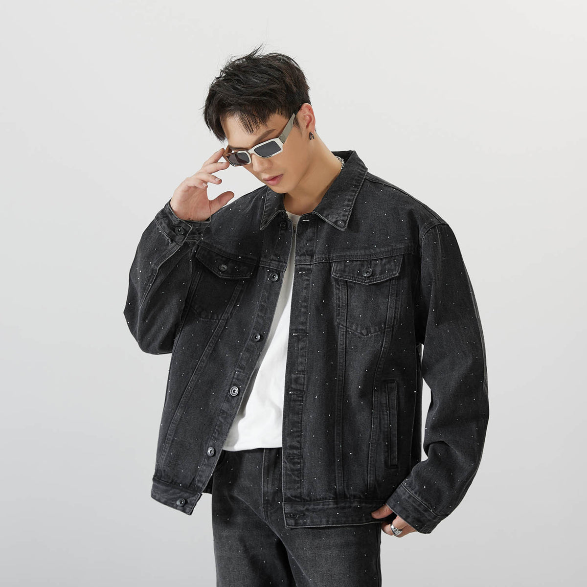 Retro Denim Jacket for Trendy Couples - Unisex Design