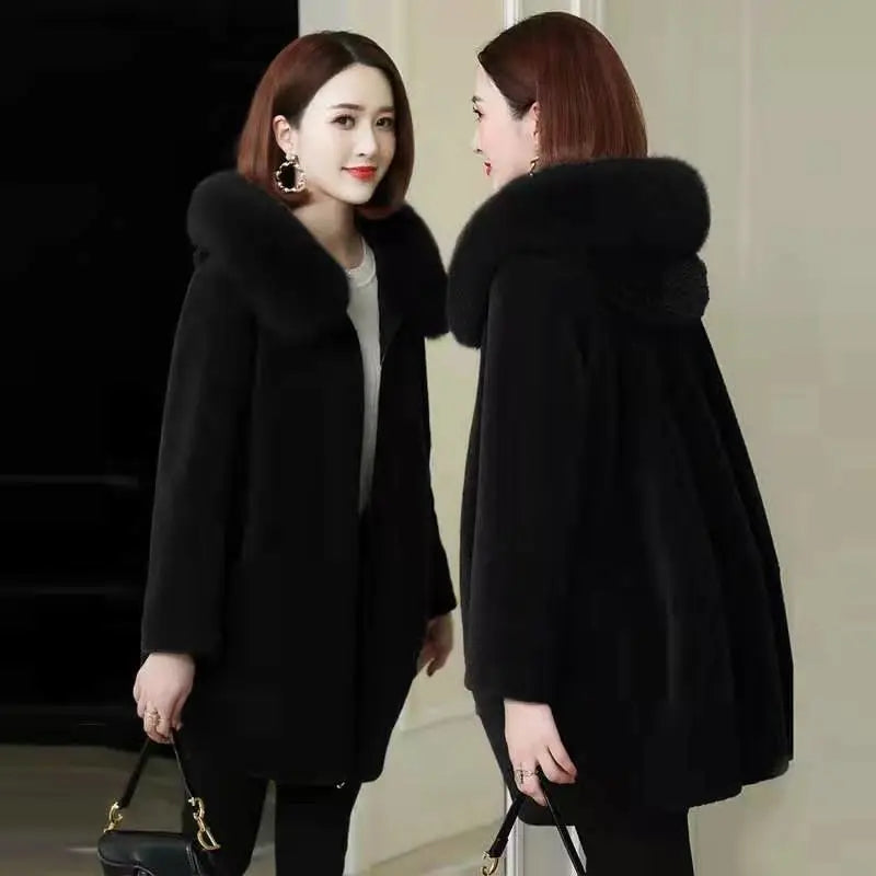 2023 Women's Sheepskin Coat with Fox Fur Trim