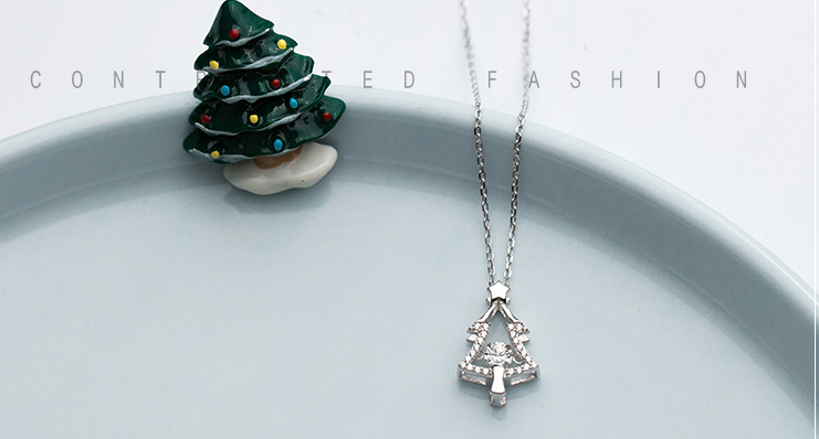 Silver Necklace with Single Christmas Tree