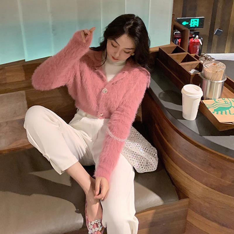 White Short Knit Cardigan with Fur Collar and Cuffs