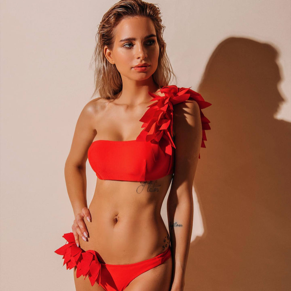 2024 Women's Red Ruffled Mesh Bikini Set