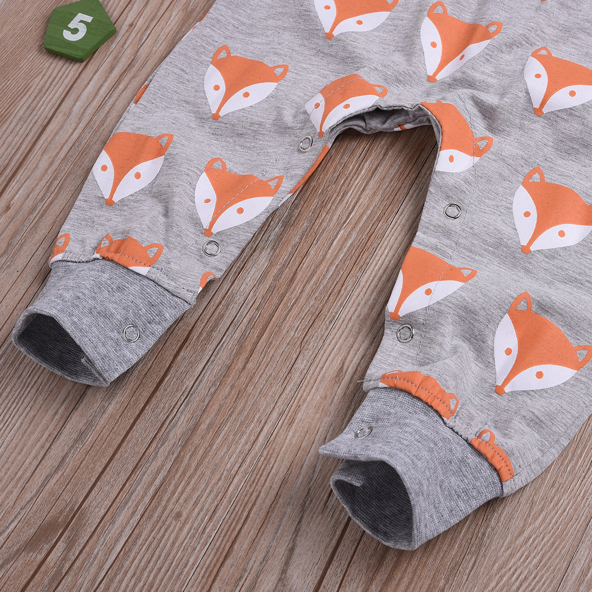 Cartoon Fox Baby Bodysuit for Spring and Autumn