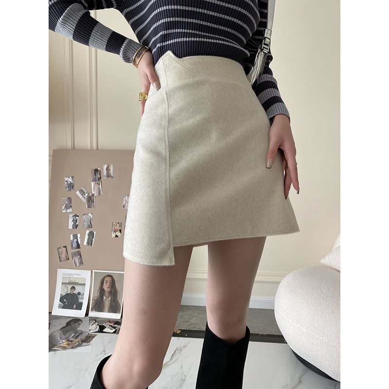 "Wool Short Skirt for Women - Small Size"