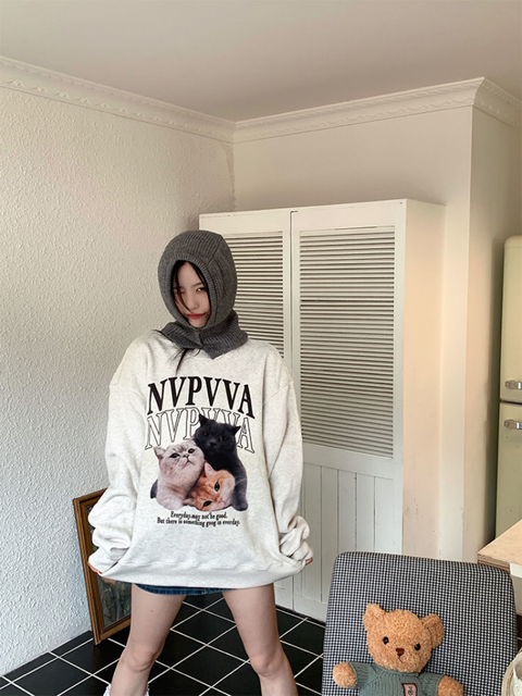 Kawaii Cat Graphic Pullover - Vintage Streetwear Top | Streetwear