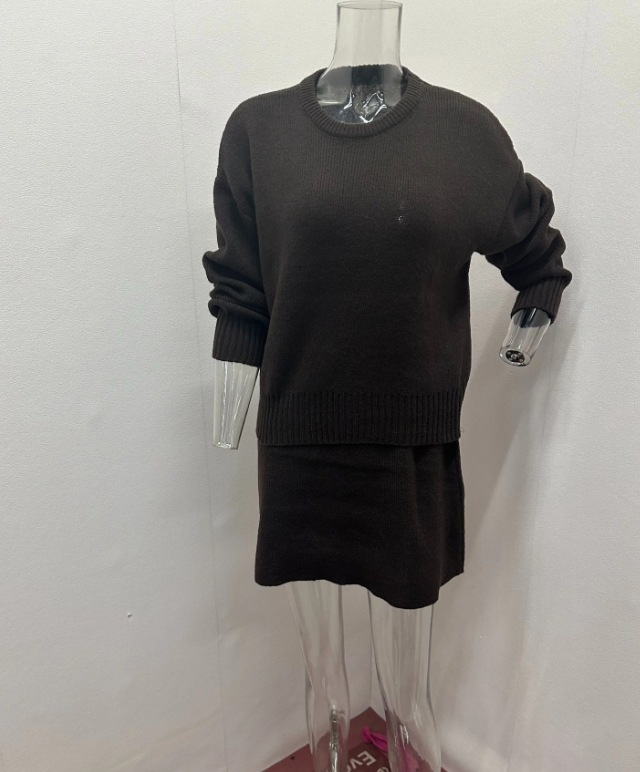 2-Piece Knitted Sweater & Skirt Set
