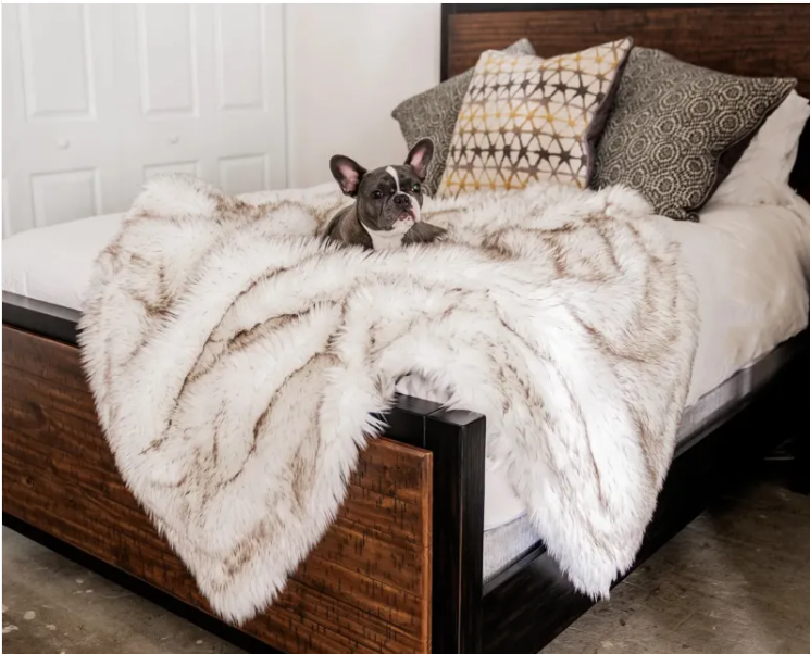 Luxury Waterproof Plush Pet Blanket – Super Soft & Washable Fleece Mat for Dogs and Cats