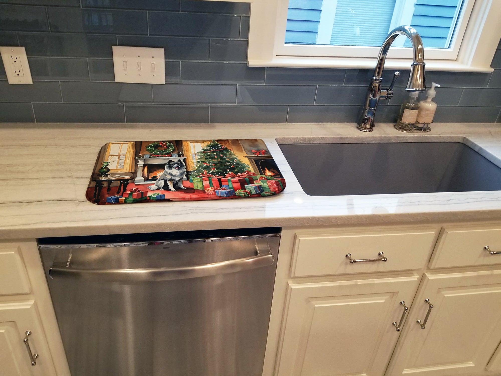 Keeshond Cozy Christmas Dish Drying Mat