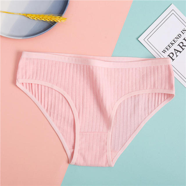 Cute Ladies' Low Waist Breathable Cotton Panties