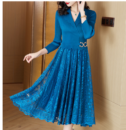 Long Sleeve Slim Jacquard Wool Dress with Swing Design