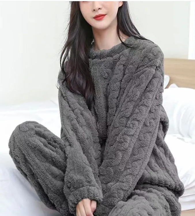 Winter Coral Velvet Pajama Set – Warm Pullover & Pants | Streetwear