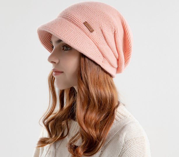 Fleece-lined Outdoor Pullover Hat for Women | Streetwear