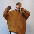 Men's Loose-Fitting Round Neck Cable Knit Sweater