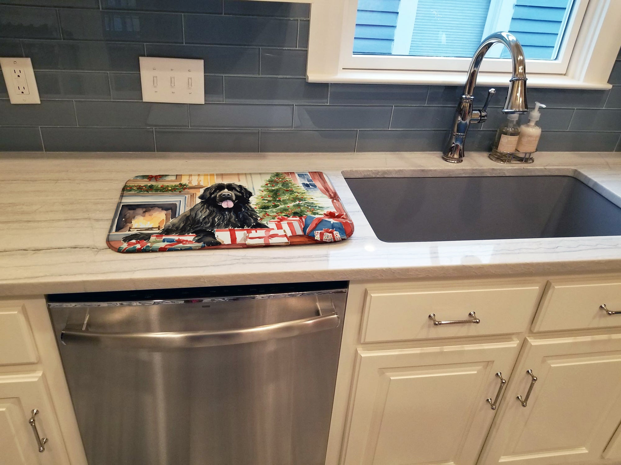 Newfoundland Cozy Christmas Dish Drying Mat
