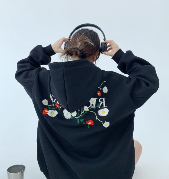 Casual Printed Round Neck Sweater for Men and Women